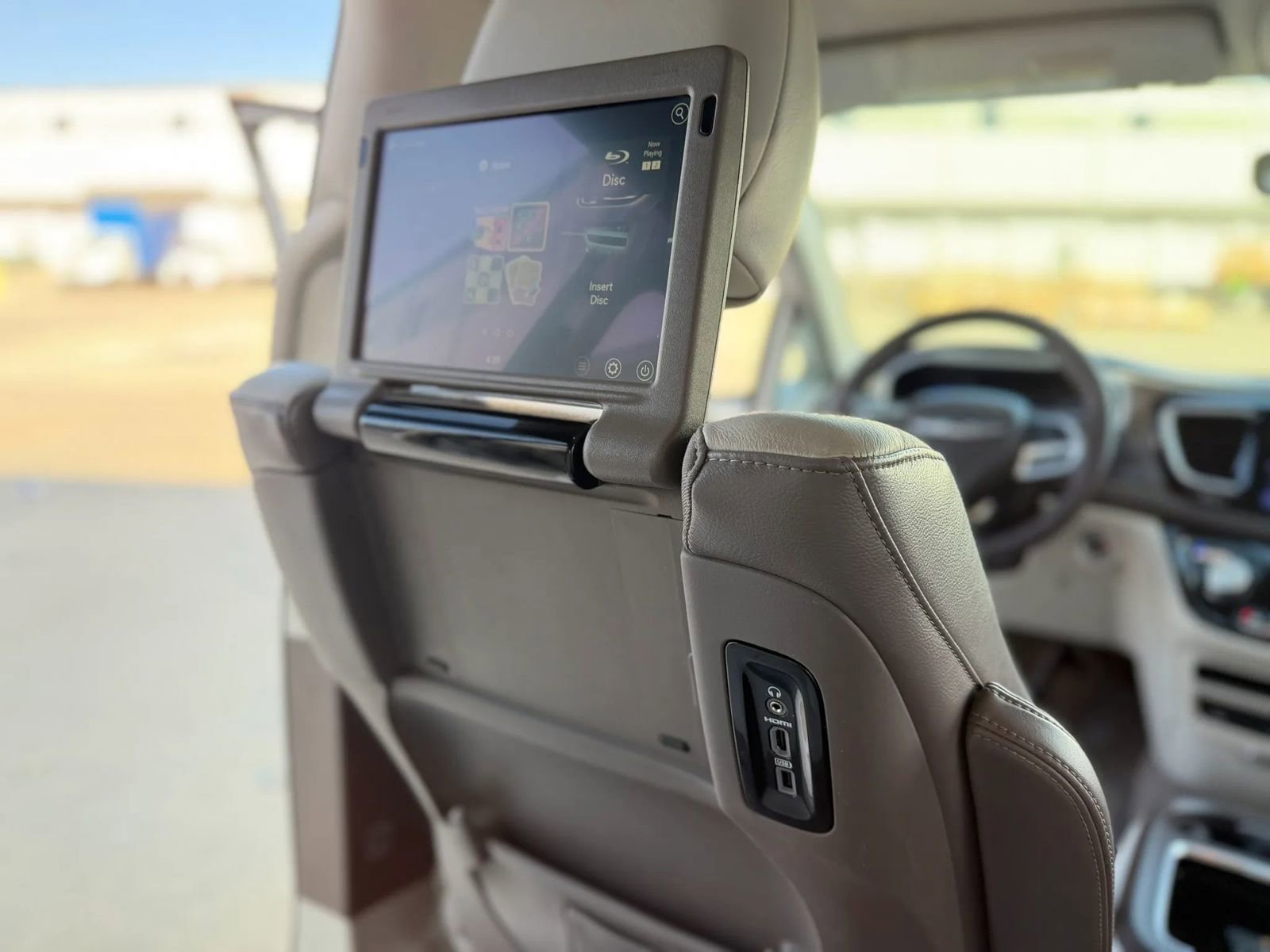 Used 2017 Chrysler Pacifica Touring-L Plus image 34