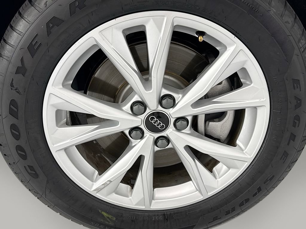 Used 2024 Audi Q3 2.0T Premium AWD/4WD image 30