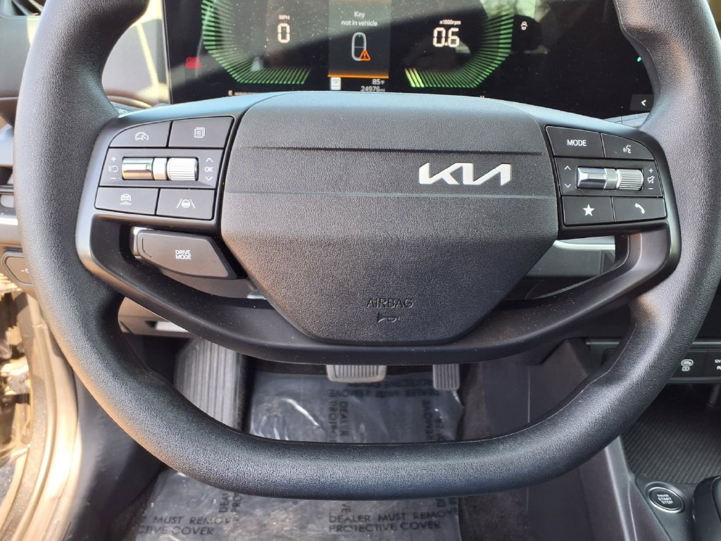 Used 2025 Kia K4 FWD image 16