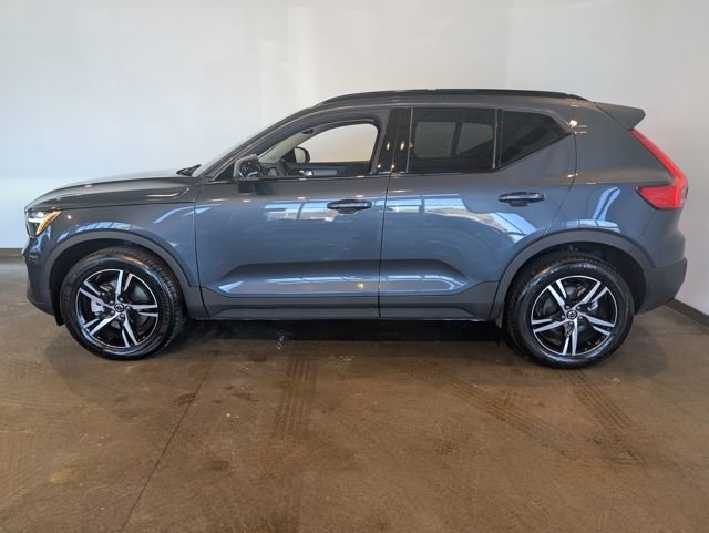 Used 2026 Volvo XC40 B5 Core w/ Climate Package image 3