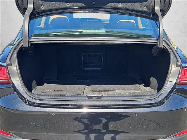 Used 2024 Lexus ES 300h w/ Luxury Package FWD image 6