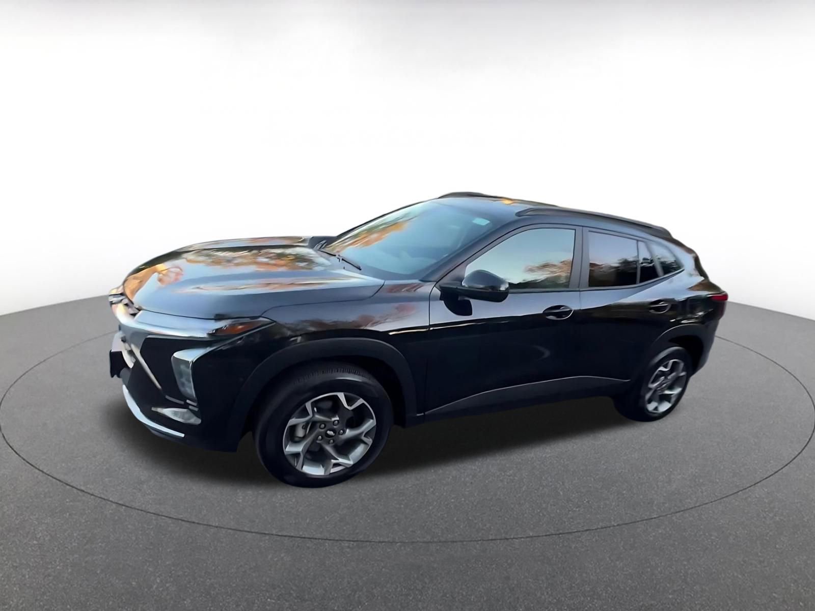 Used 2025 Chevrolet Trax LT image 9