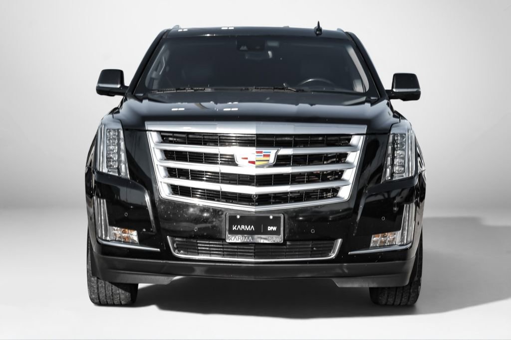 Used 2018 Cadillac Escalade Luxury RWD image 3
