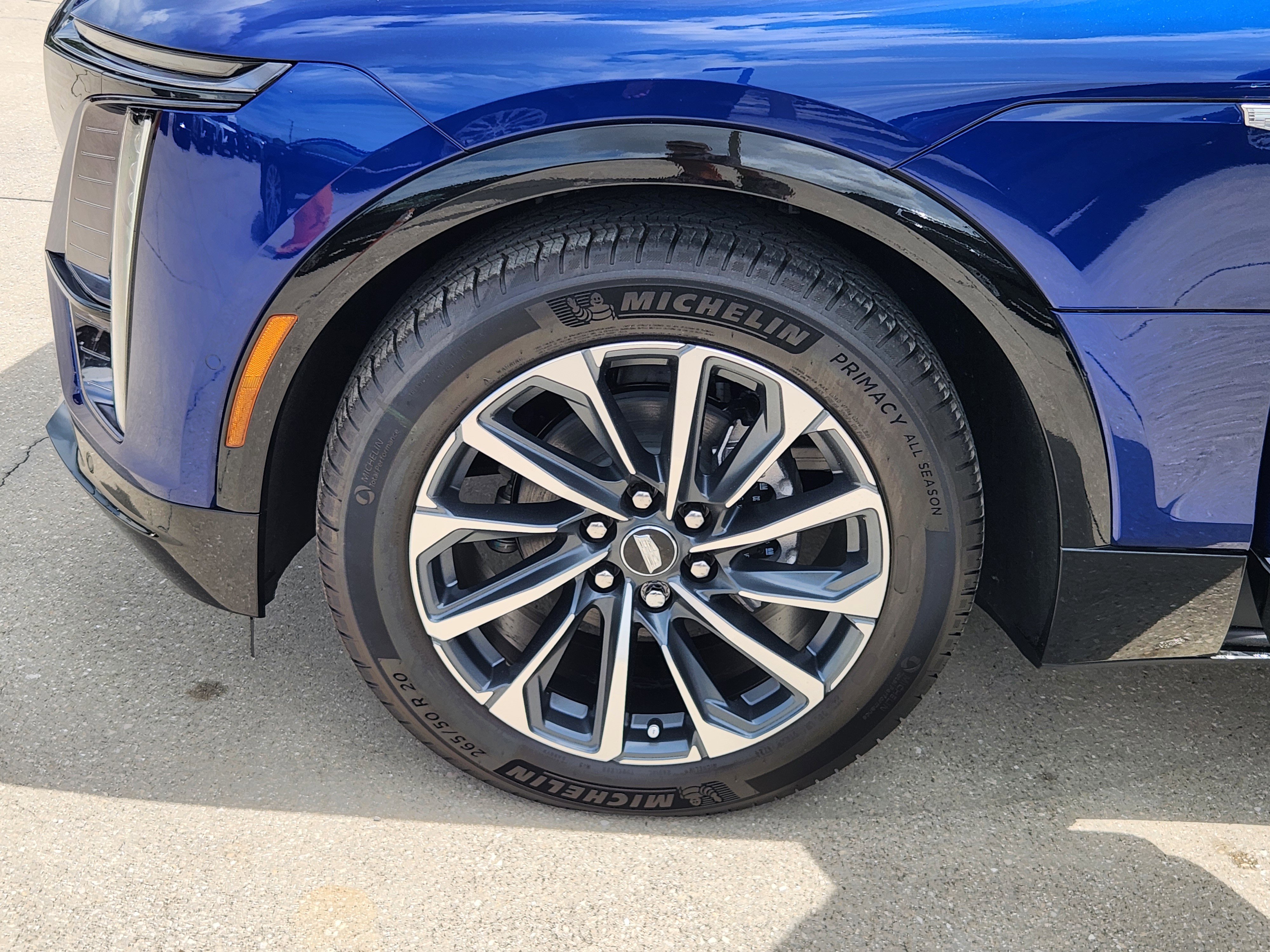 New 2025 Cadillac Lyriq Sport image 35