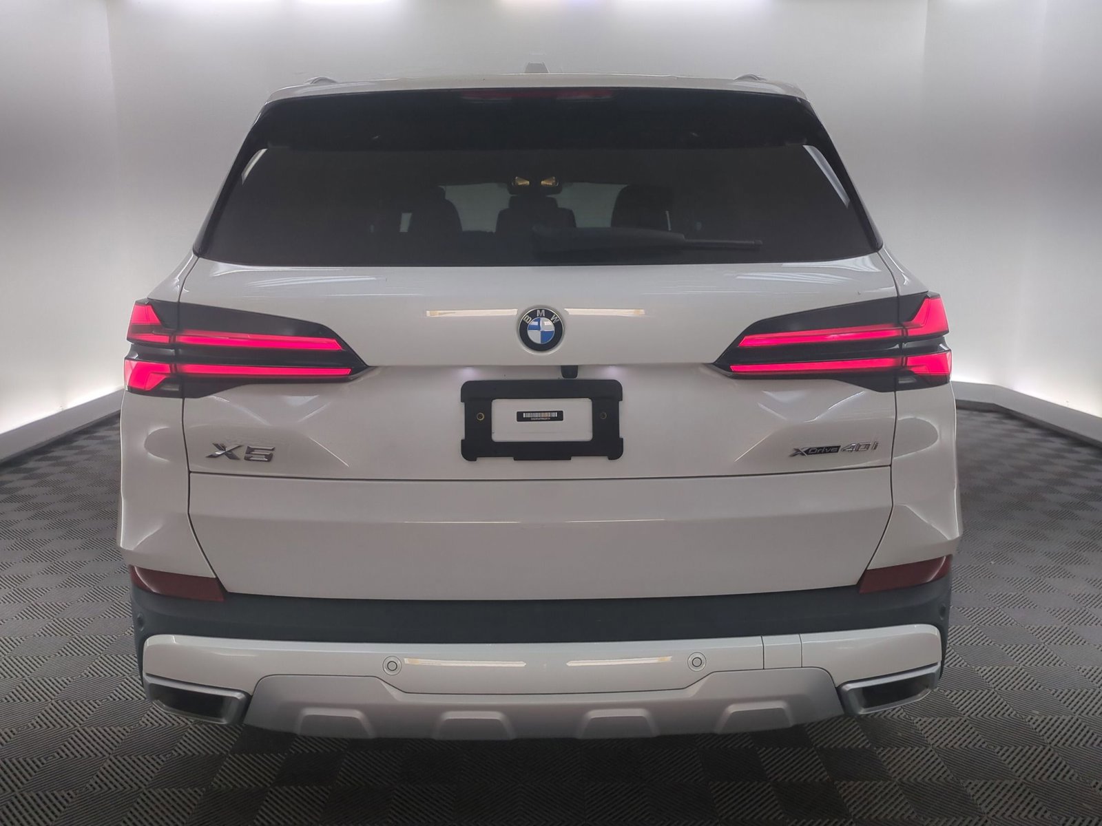Used 2024 BMW X5 xDrive40i w/ Premium Package image 11