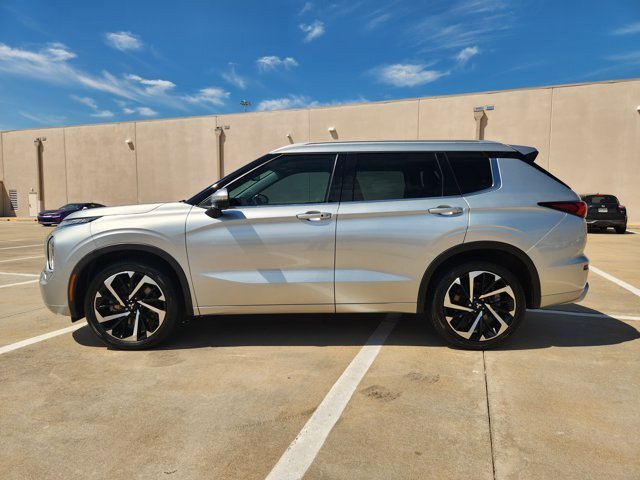 Used 2023 Mitsubishi Outlander SEL FWD image 4