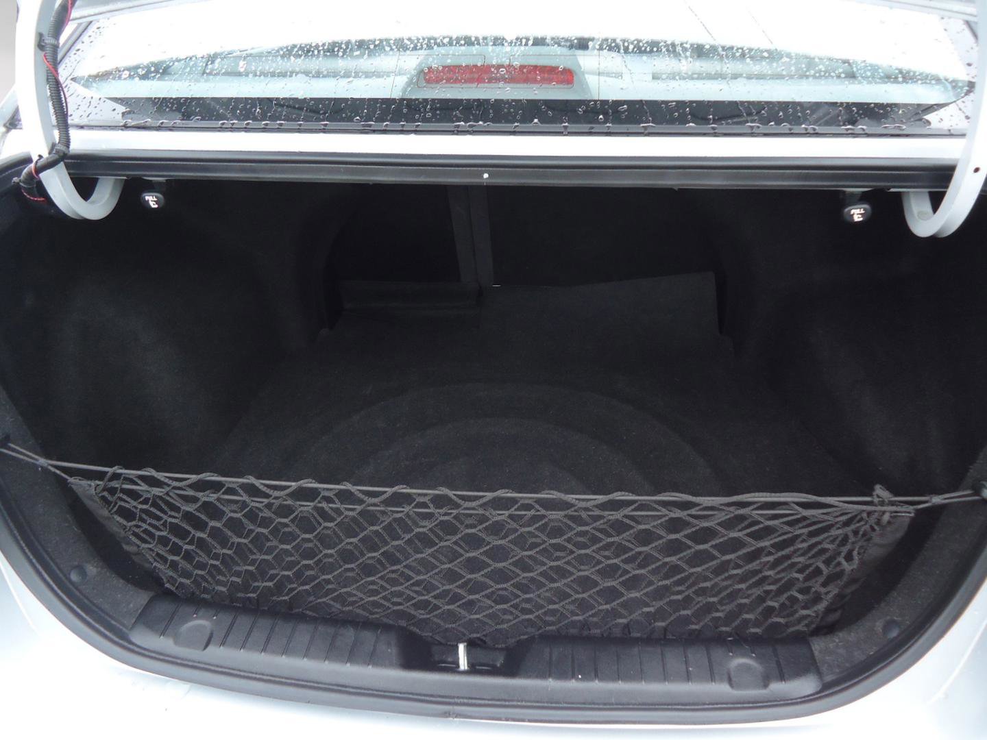 Used 2010 Hyundai Elantra GLS FWD image 26