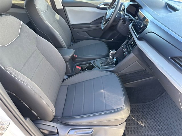 Certified 2023 Volkswagen Taos SE w/ Panoramic Sunroof Package image 19