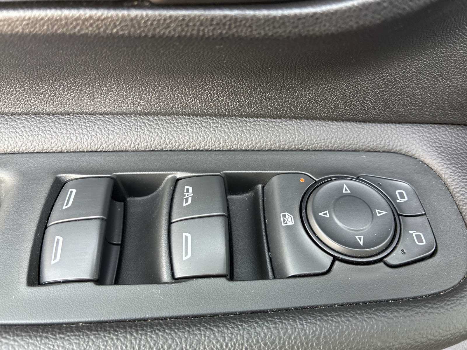 Used 2022 GMC Terrain SLT w/ LPO, Floor Liner Package AWD/4WD image 15