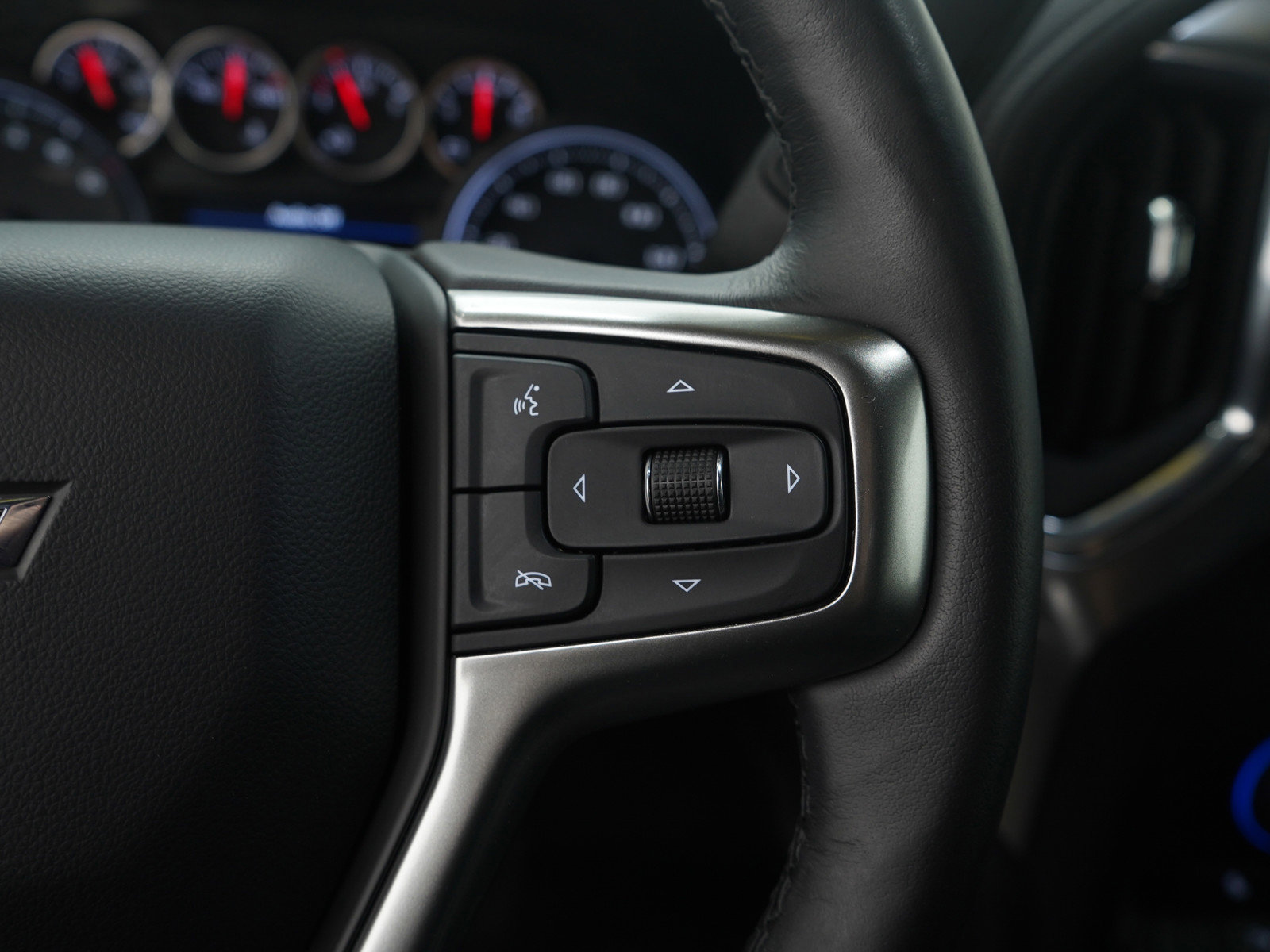 Used 2020 Chevrolet Silverado 1500 RST image 26