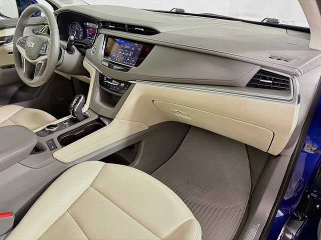 Used 2023 Cadillac XT5 Premium Luxury w/ Technology Package AWD/4WD image 38