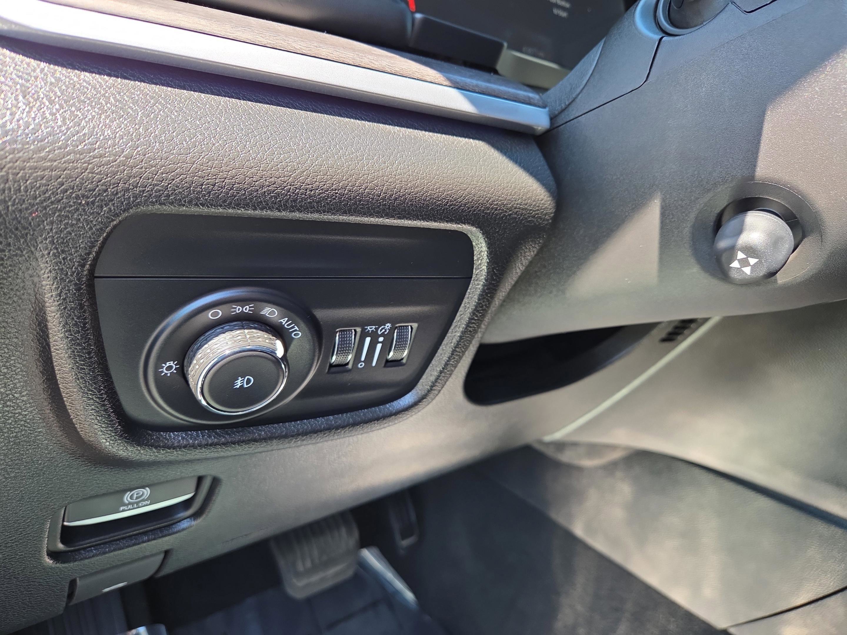 Used 2023 Jeep Grand Cherokee Overland image 25