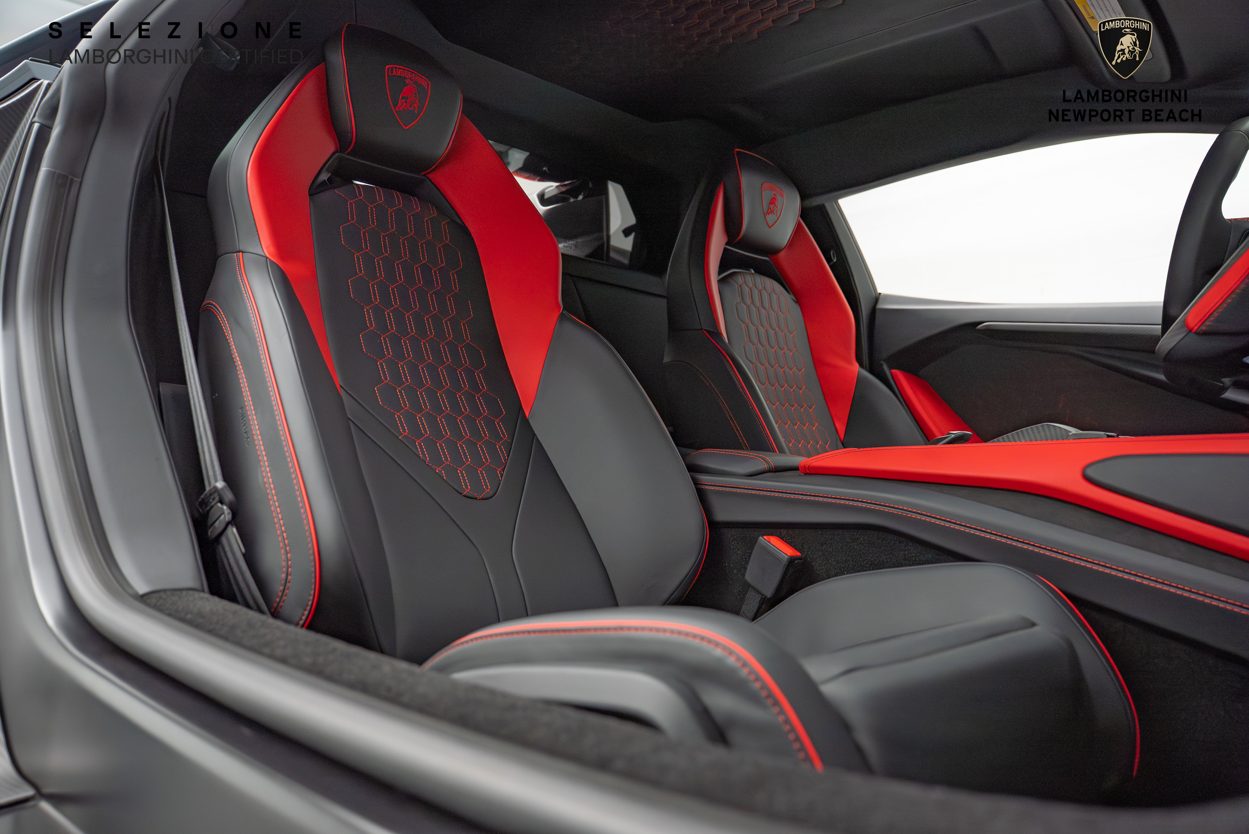 Used 2024 Lamborghini Revuelto image 29