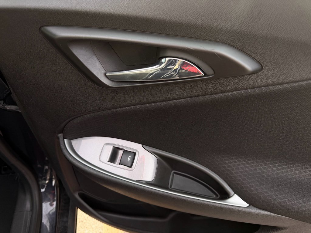 Used 2023 Chevrolet Malibu LT image 19