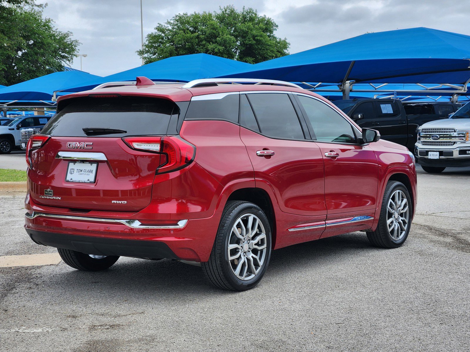 Used 2022 GMC Terrain Denali w/ Denali Premium Package AWD/4WD image 5