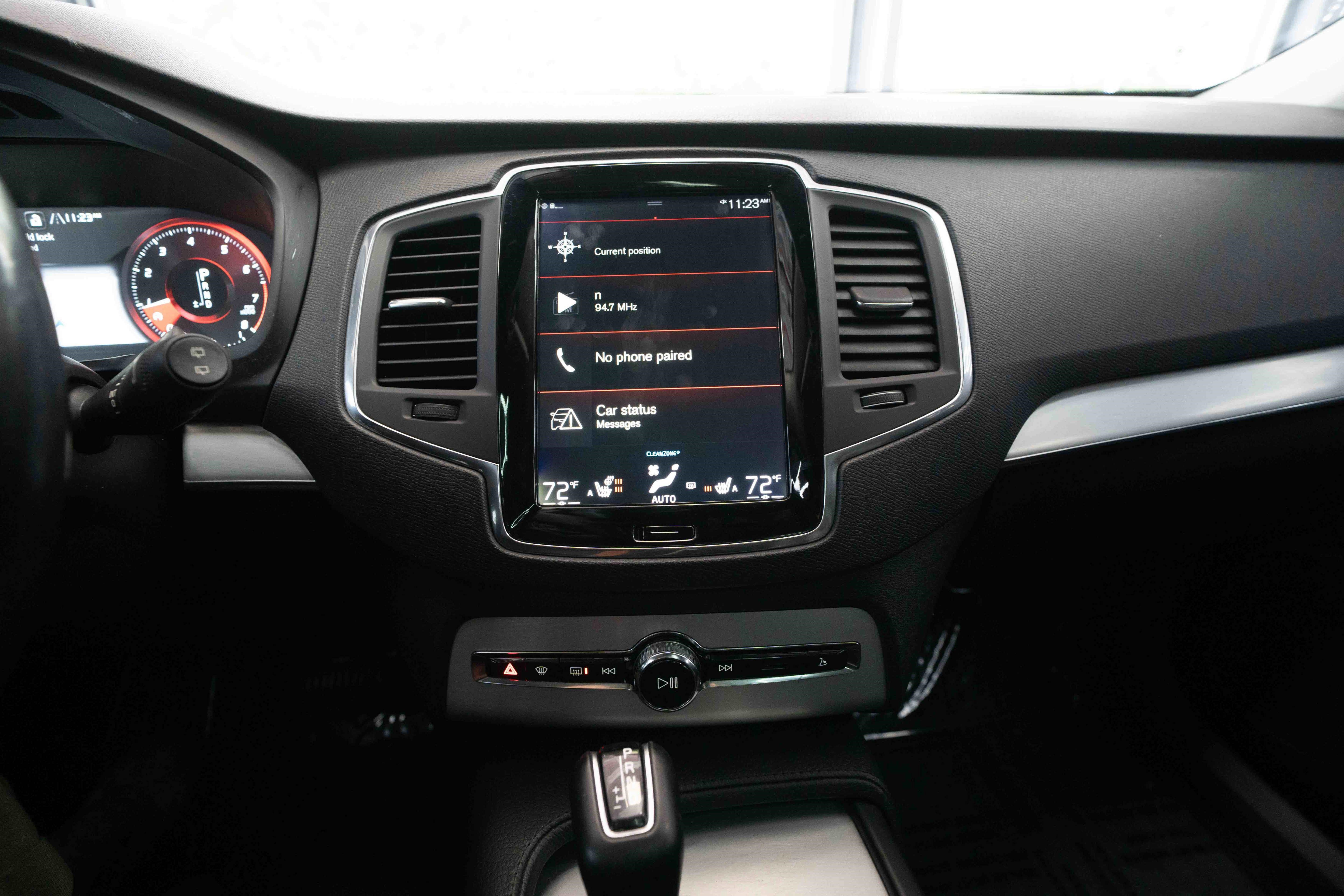 Used 2018 Volvo XC90 T5 Momentum w/ Convenience Package image 17