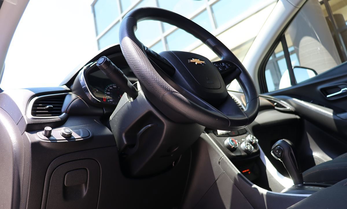 Used 2020 Chevrolet Trax LS w/ Tint and Cruise Package FWD image 40