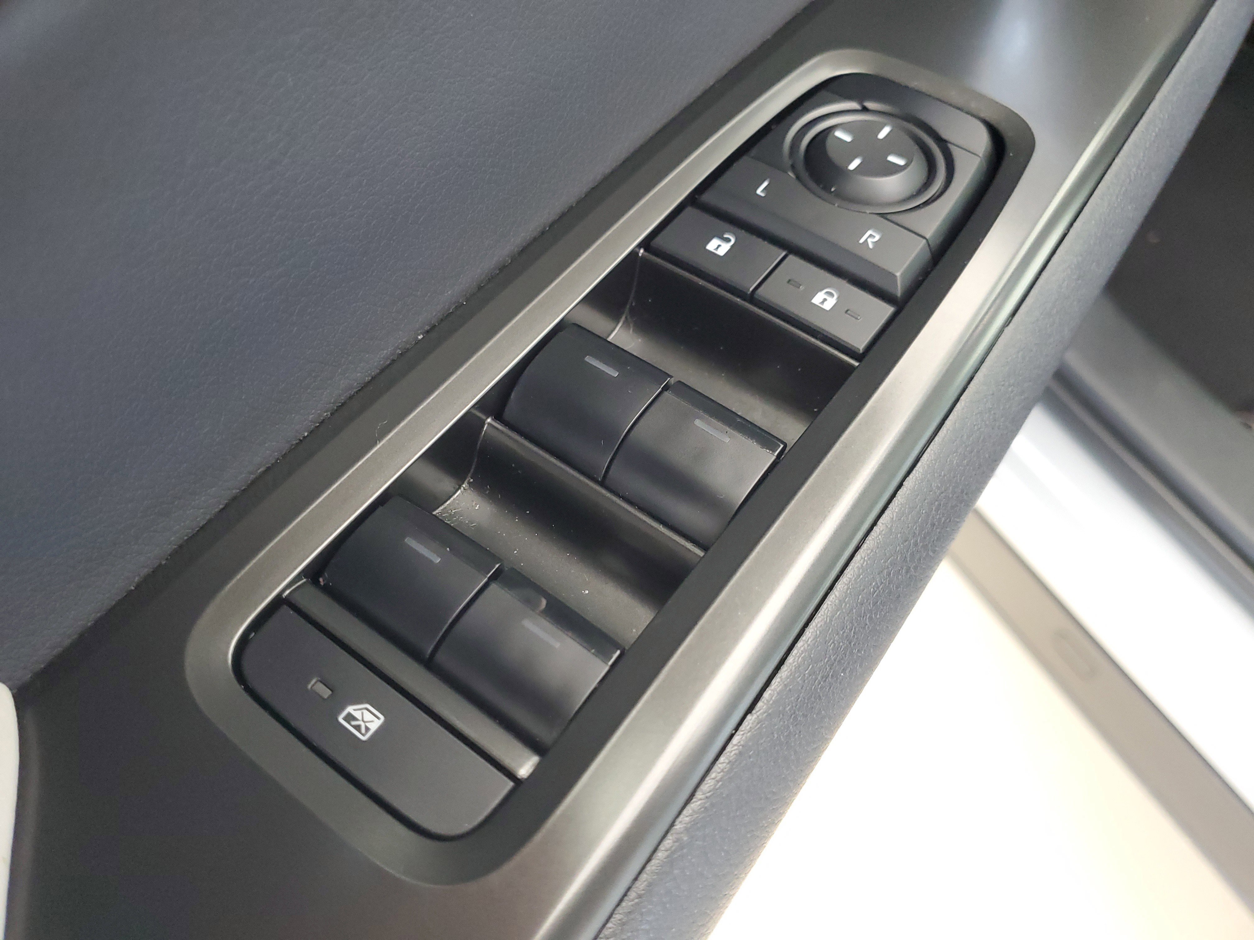 Used 2025 Lexus UX 300h FWD w/ Accessory Package (Z1) image 23