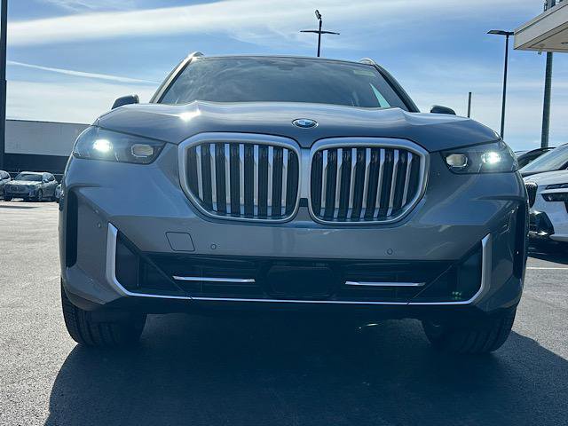 New 2026 BMW X5 xDrive40i w/ Premium Package image 2