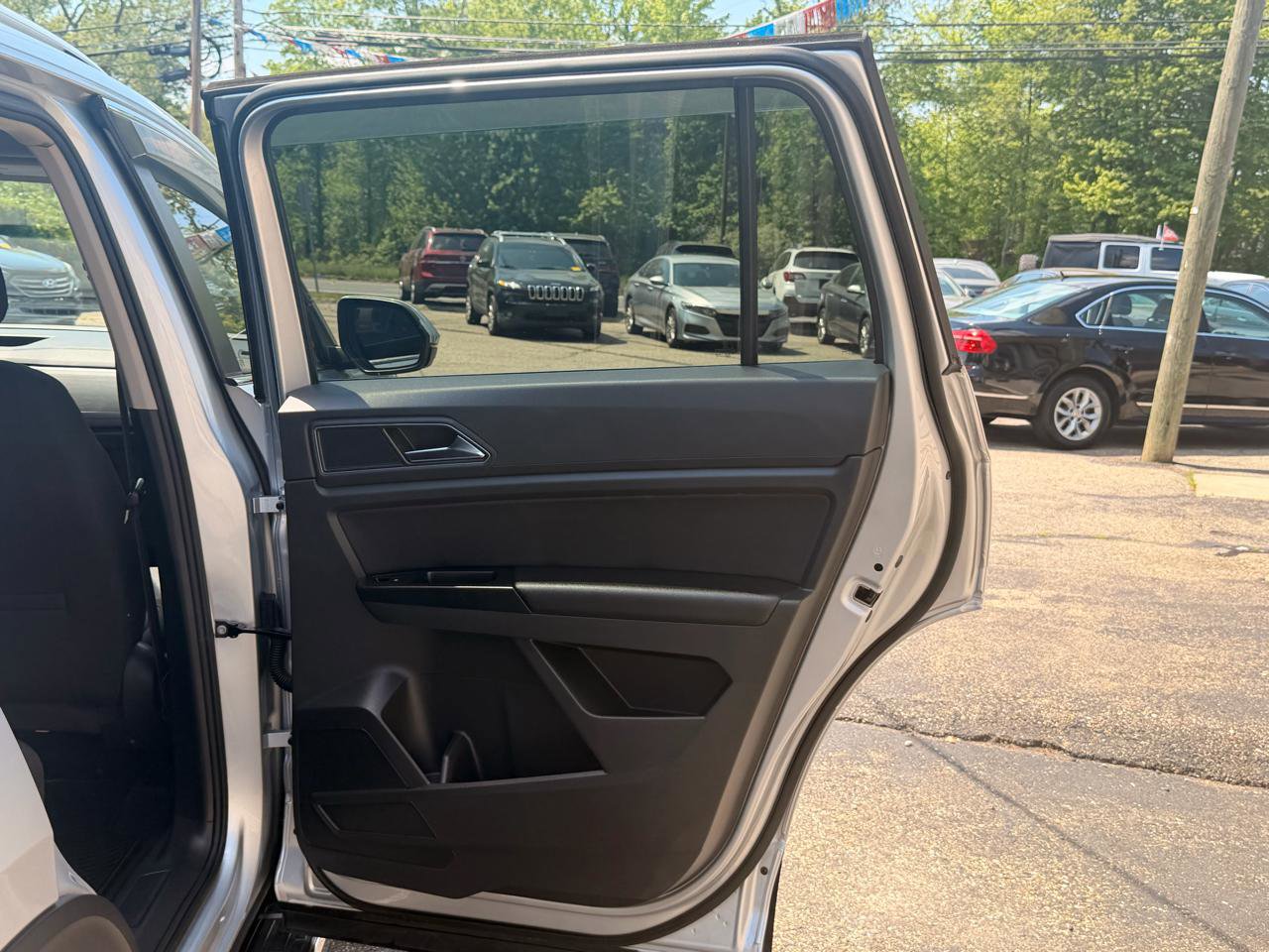 Used 2019 Volkswagen Atlas S w/ Towing Package AWD/4WD image 19