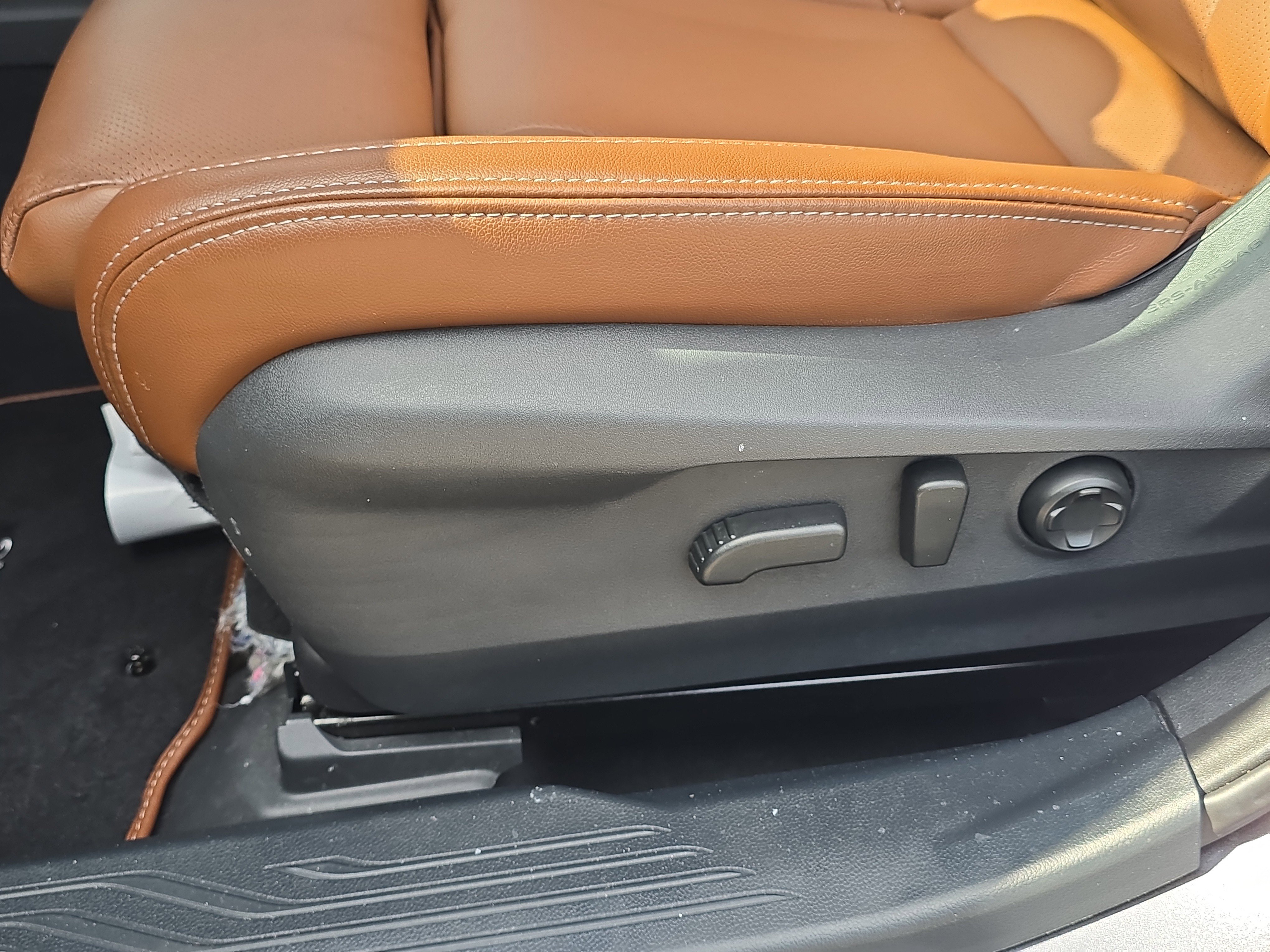 Used 2025 Subaru Outback Touring XT w/ Tech Package 3 image 21