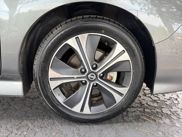 Used 2018 Nissan Leaf SL w/ SL Technology Package FWD image 25