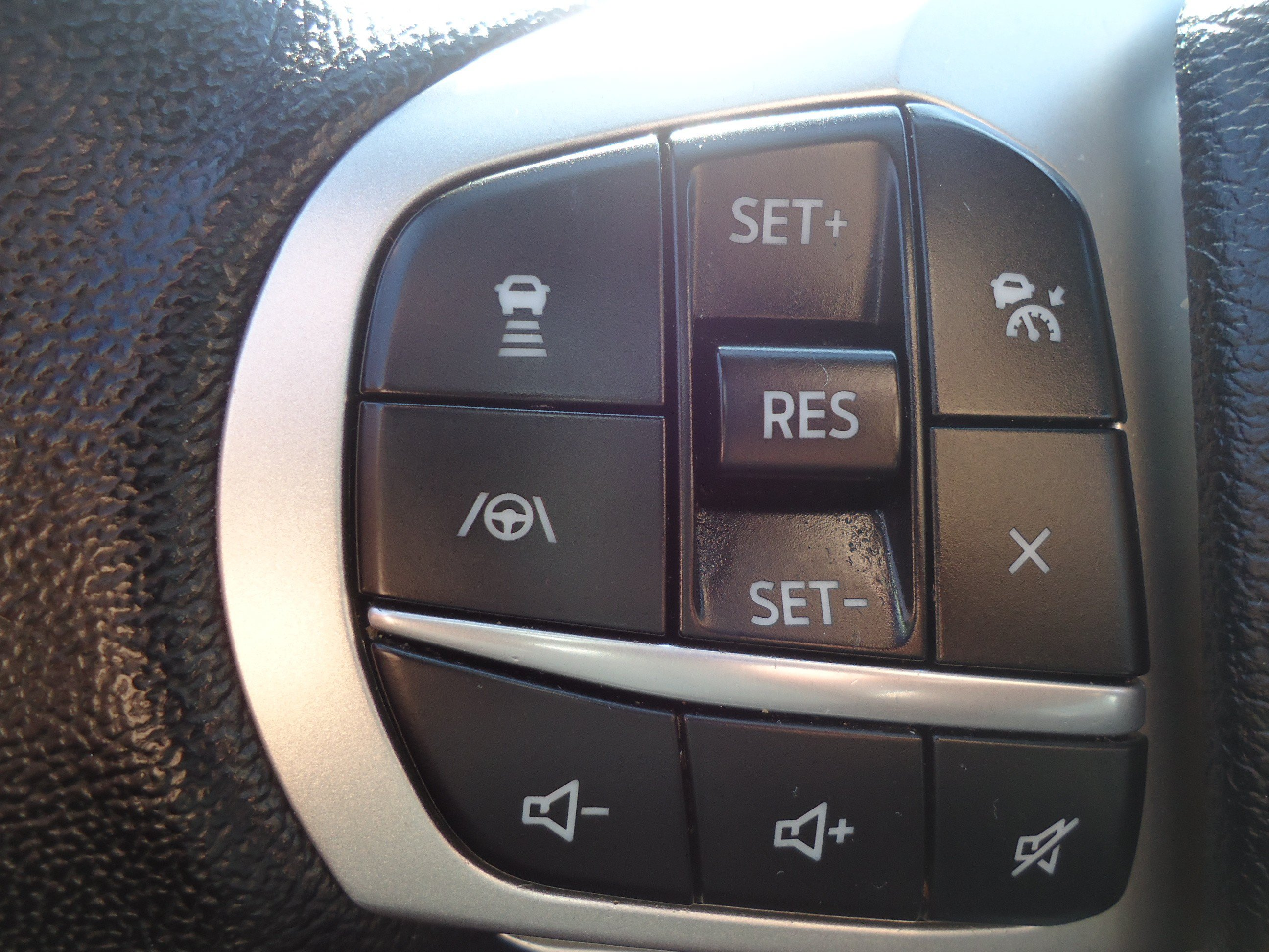 Used 2023 Ford Explorer Limited w/ Limited Technology Package AWD/4WD image 21