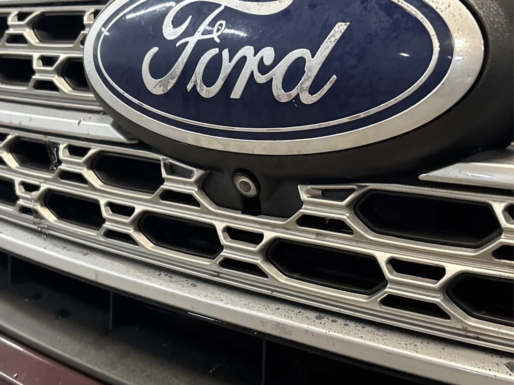 Used 2022 Ford Explorer Limited w/ Equipment Group 301A image 17