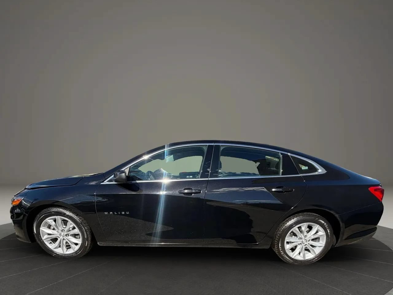 Used 2023 Chevrolet Malibu LT FWD image 22