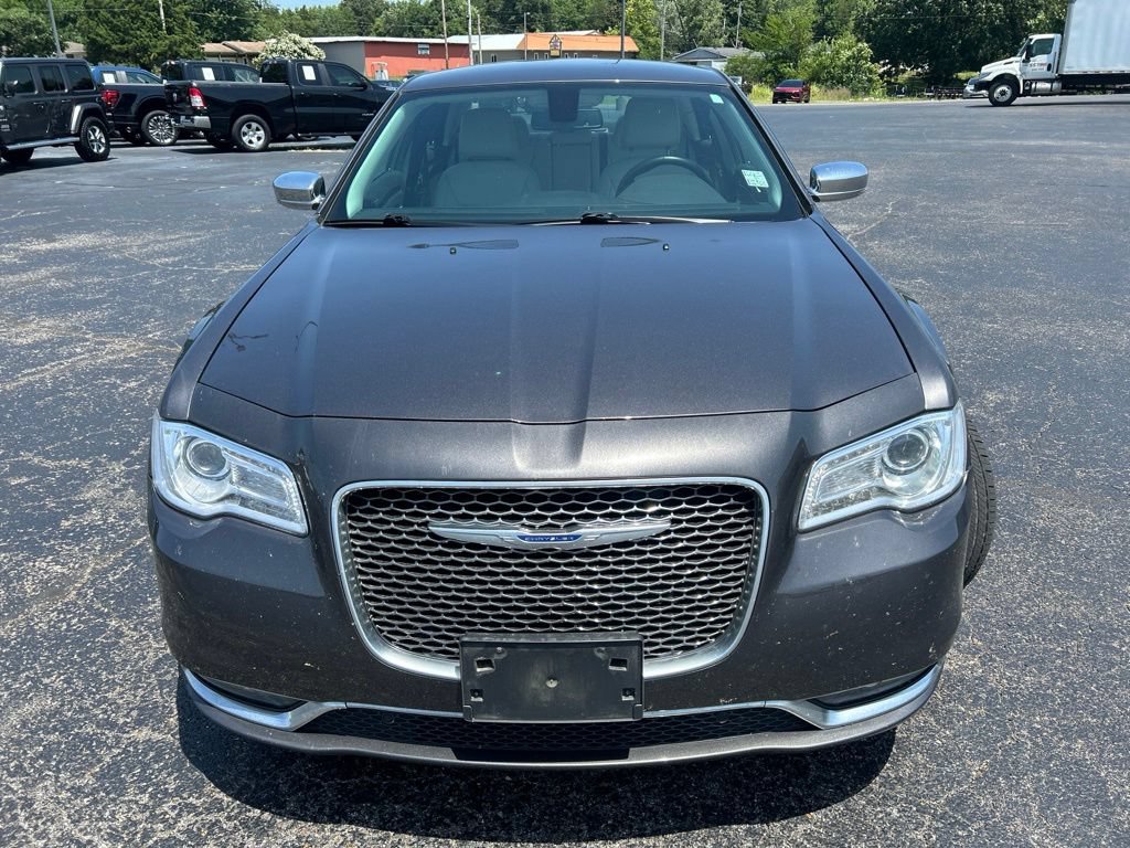 Used 2021 Chrysler 300 Touring L RWD image 2