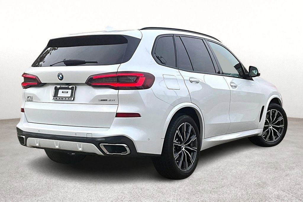 Used 2022 BMW X5 sDrive40i w/ M Sport Package image 2
