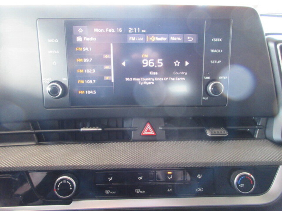 Used 2024 Kia Sportage LX image 18