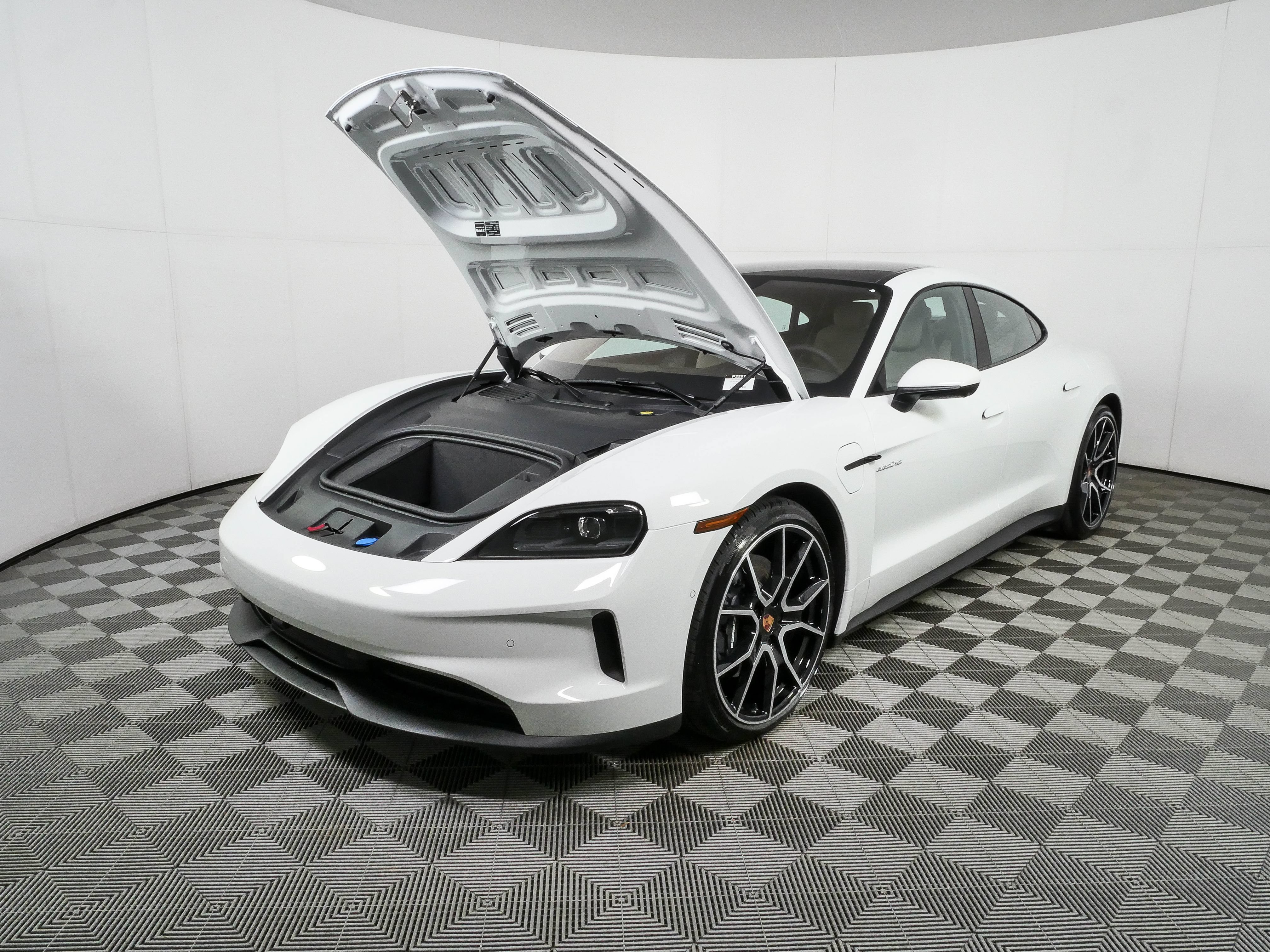 New 2026 Porsche Taycan AWD/4WD image 35