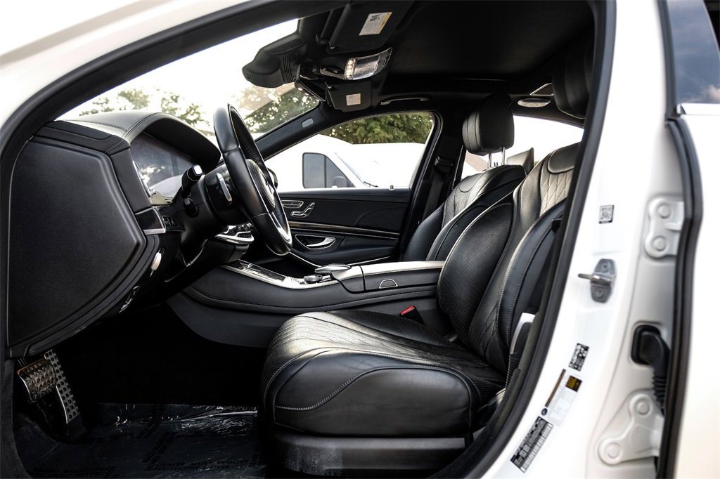 Used 2019 Mercedes-Benz S 560e w/ AMG Line Exterior image 5