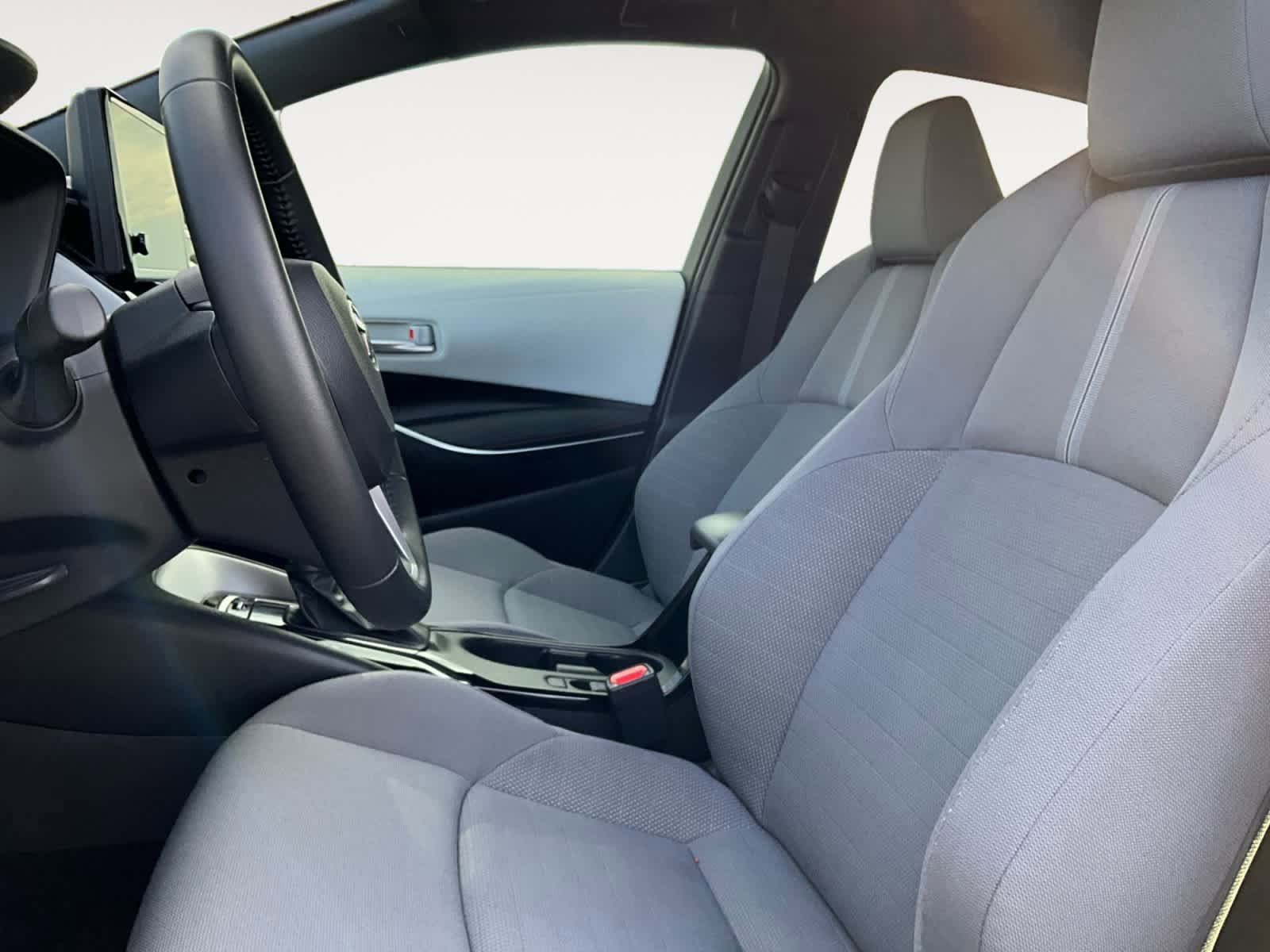 Used 2025 Toyota Corolla SE image 9