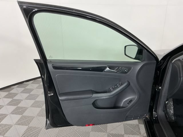 Used 2016 Volkswagen Jetta SEL w/ Lighting Package FWD image 12