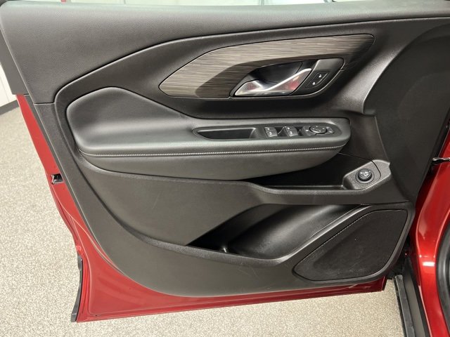 Used 2024 GMC Terrain SLE w/ Driver Convenience Package image 24