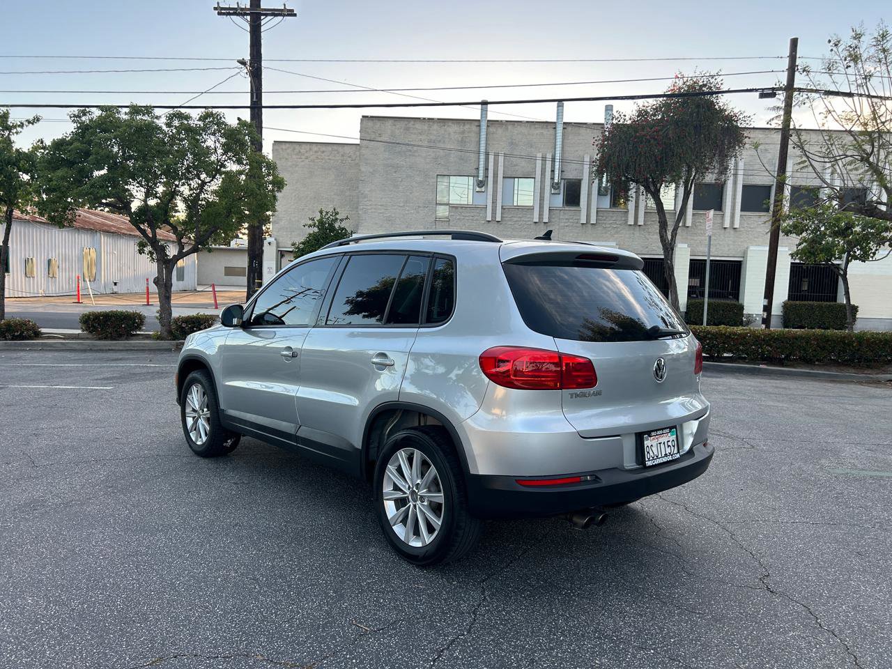 Used 2017 Volkswagen Tiguan Limited w/ Premium Package image 18