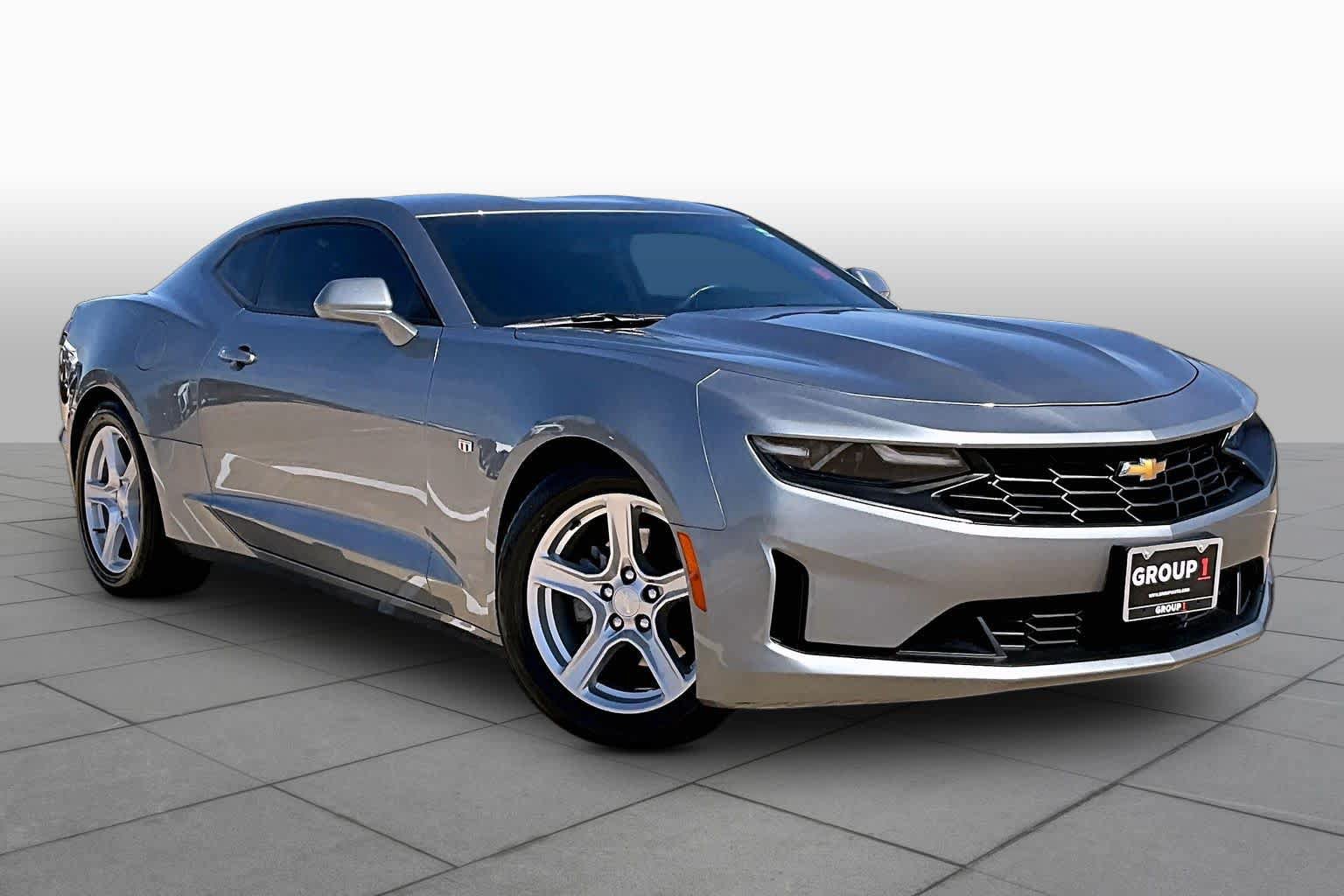 Used 2023 Chevrolet Camaro LT w/ Technology Package RWD image 3