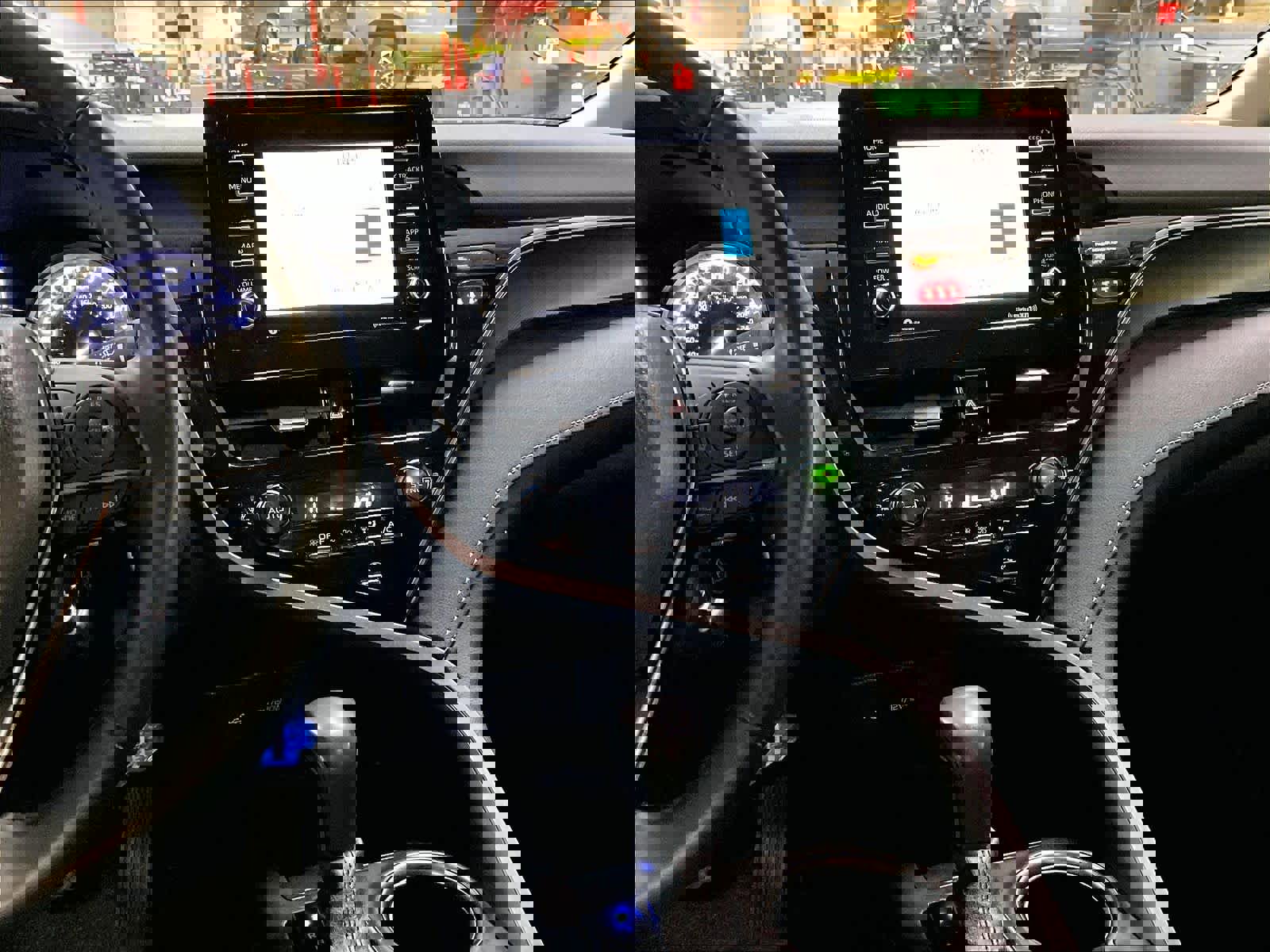 Used 2024 Toyota Camry SE image 18