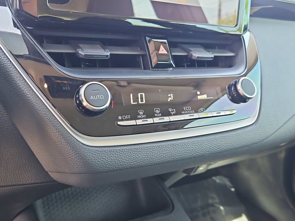 Used 2023 Toyota Corolla LE FWD image 25