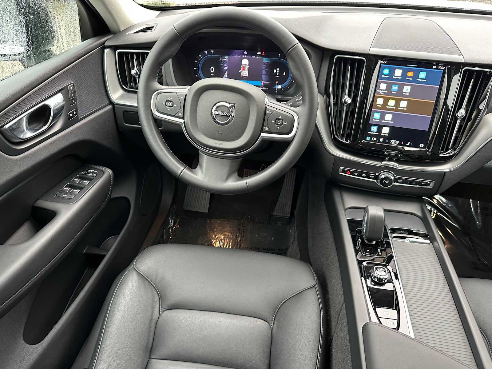 Used 2025 Volvo XC60 B5 Core w/ Protection Package Premier image 17