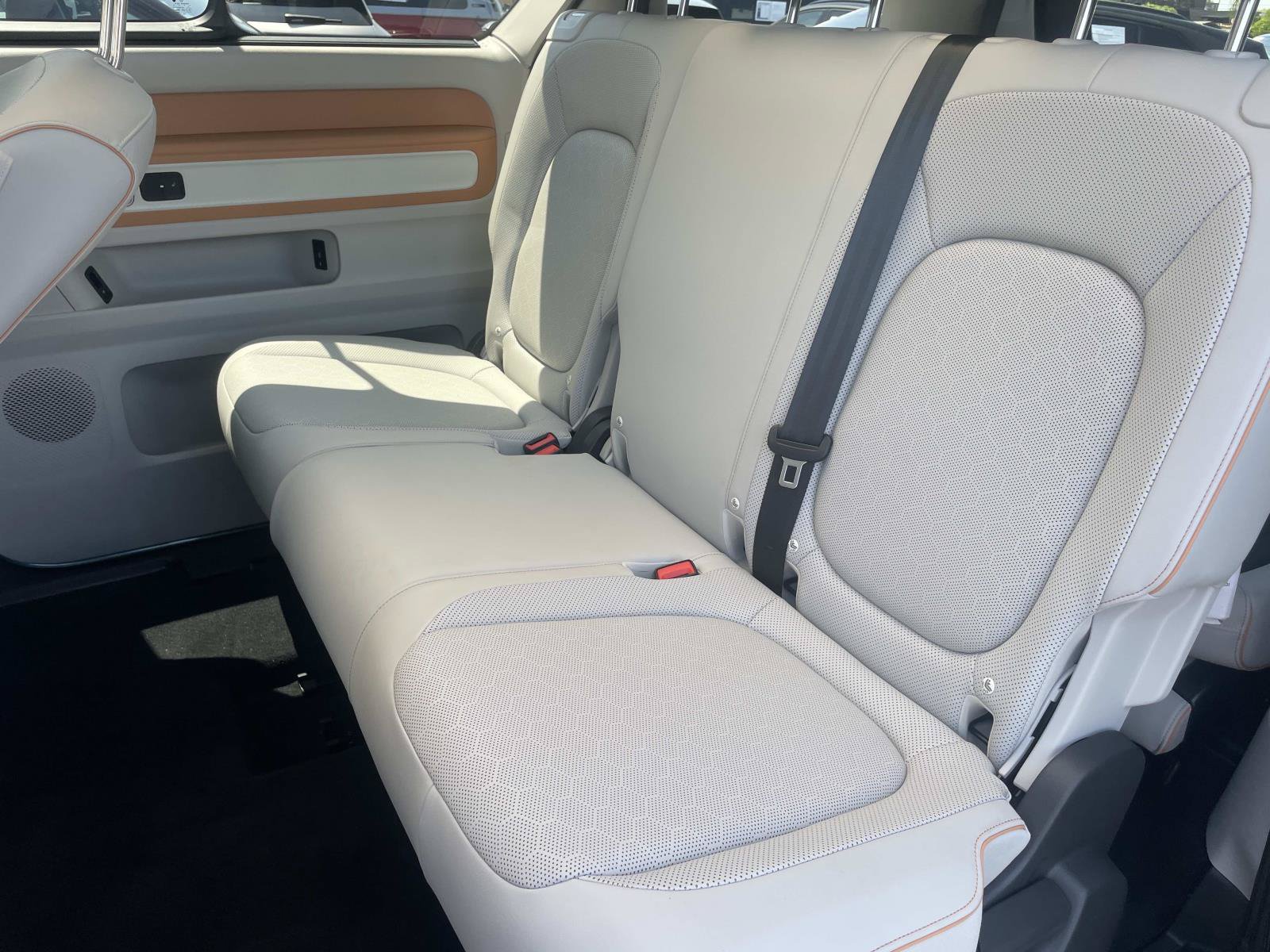 Certified 2025 Volkswagen ID. Buzz 1st Edition RWD image 26