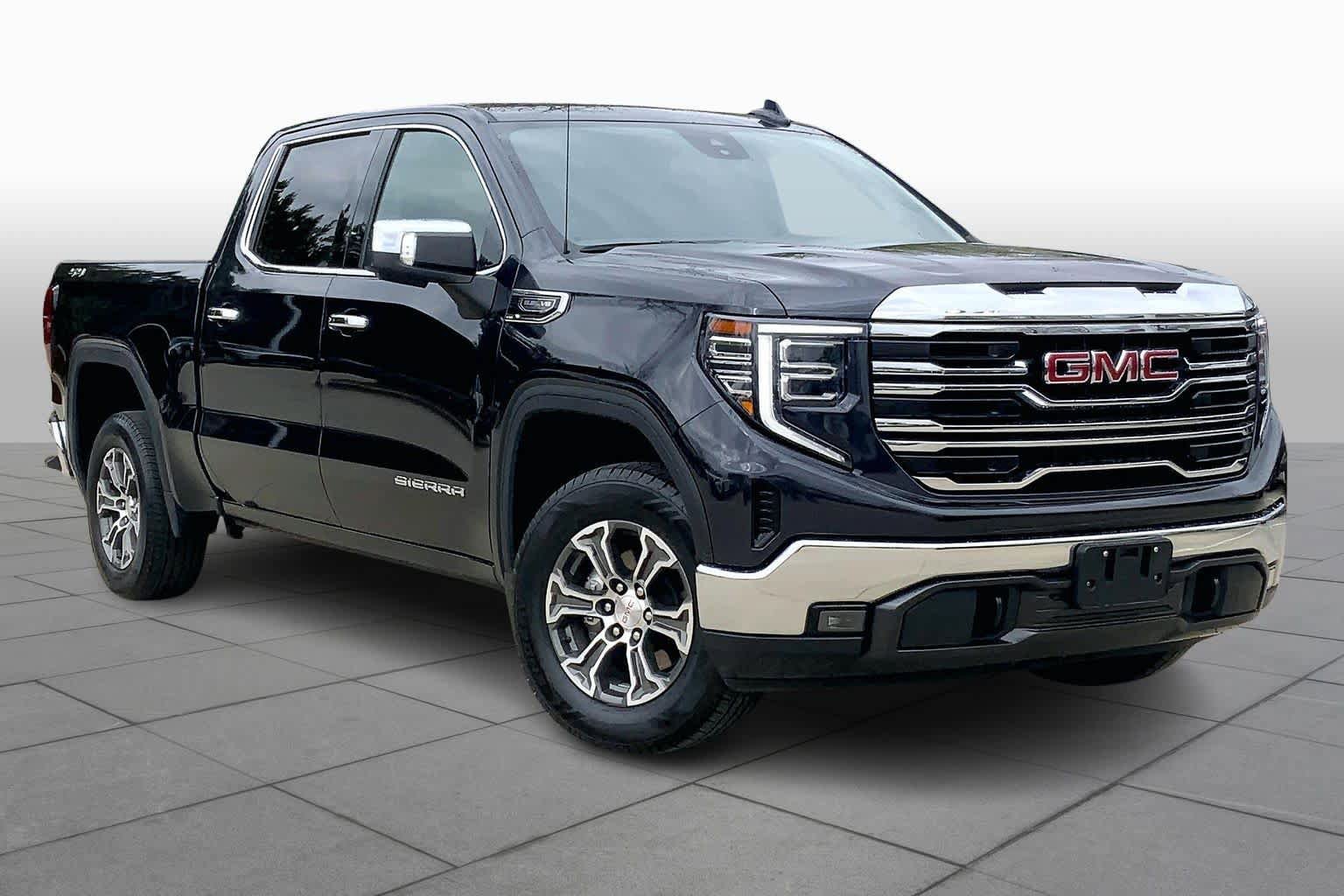 Used 2025 GMC Sierra 1500 SLT AWD/4WD image 3