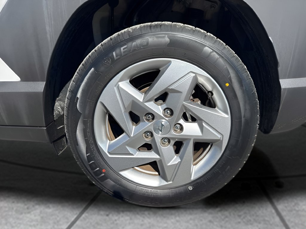 Used 2024 Hyundai Kona SE FWD image 29