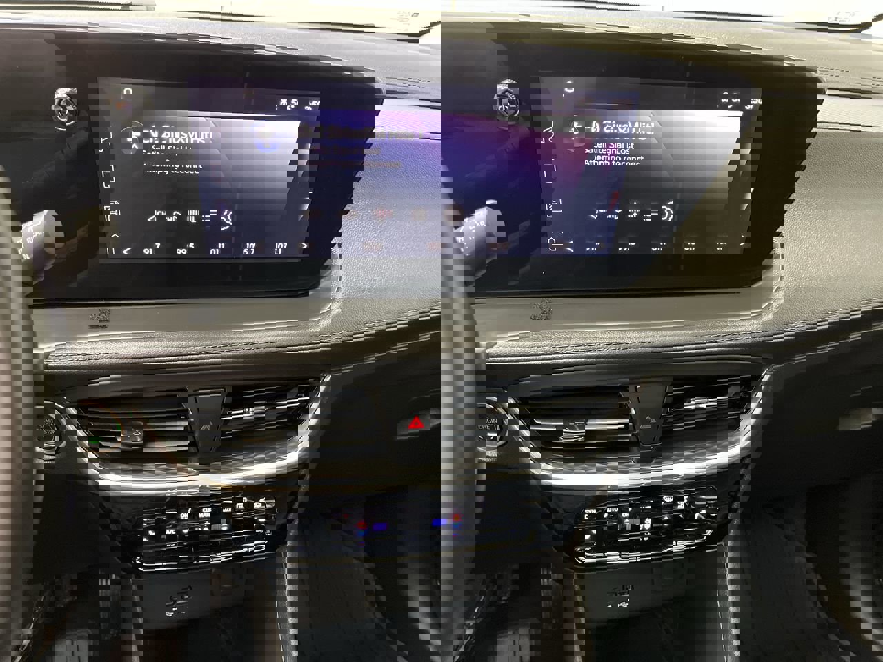 Certified 2025 Buick Encore GX Avenir w/ Avenir Technology Package AWD/4WD image 18