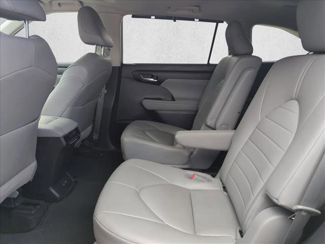 Used 2023 Toyota Highlander XLE image 13