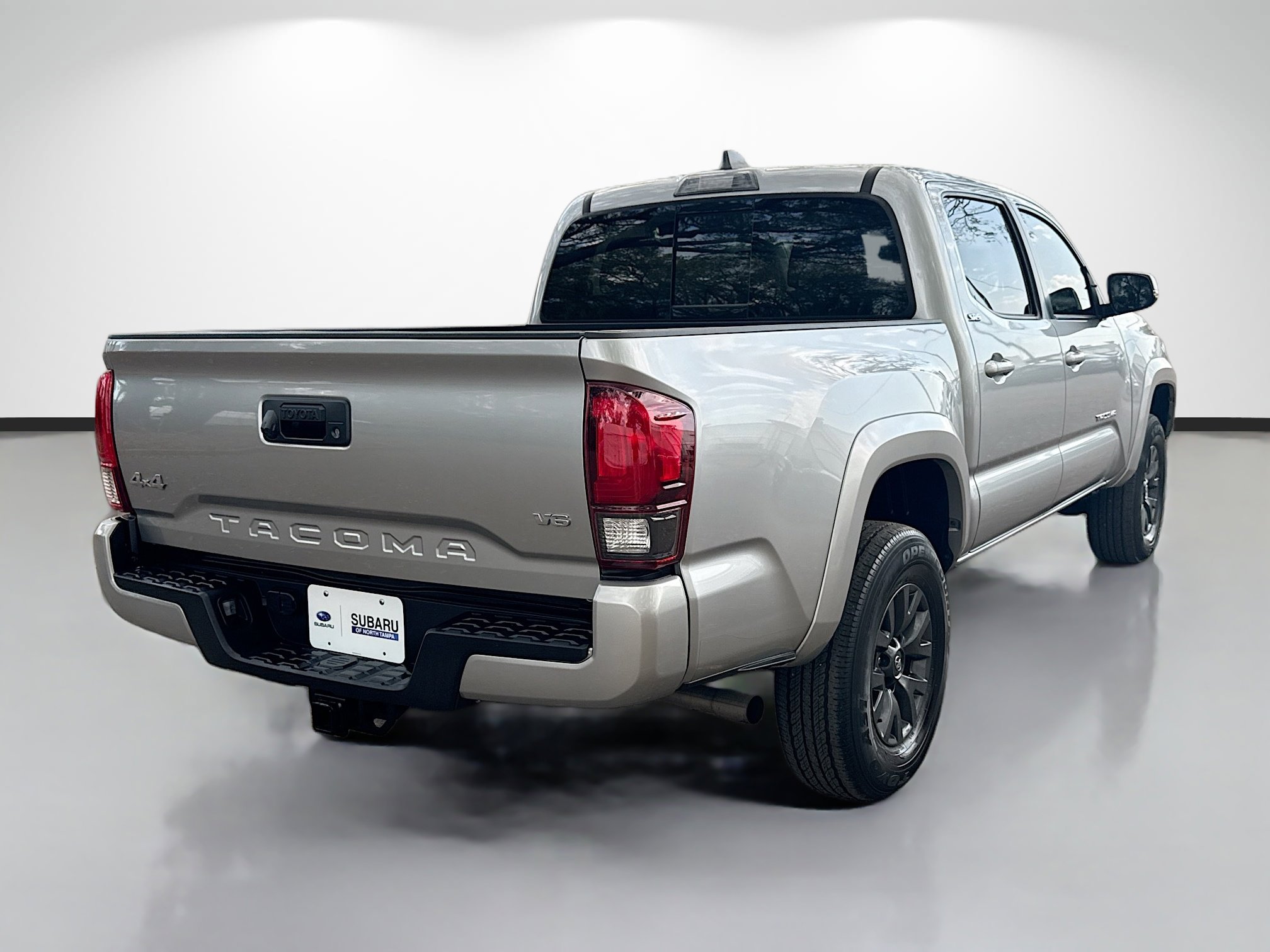 Used 2023 Toyota Tacoma SR5 w/ Technology Package image 15