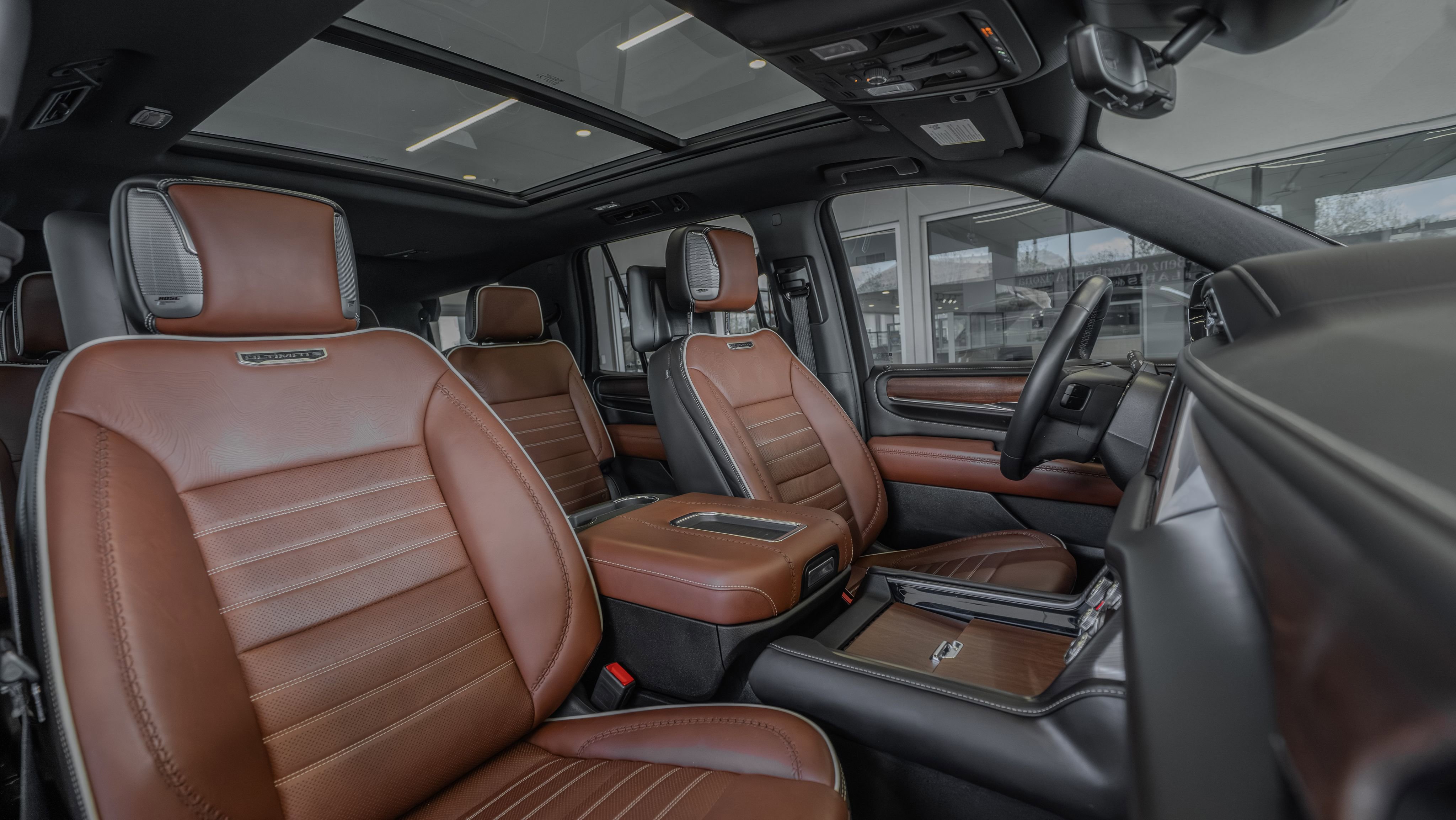Used 2023 GMC Yukon Denali Ultimate image 32