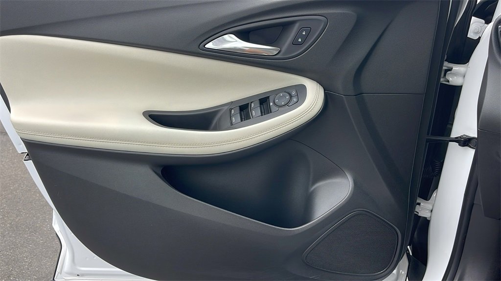 Used 2022 Buick Encore GX Select image 24